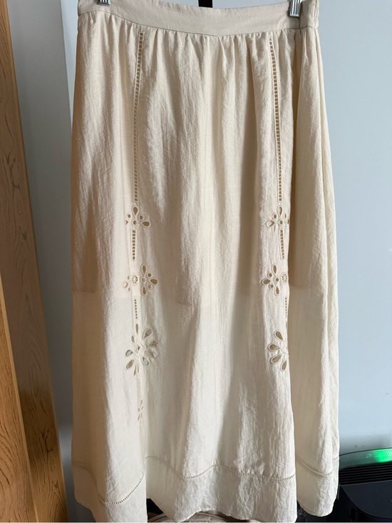 Dresses & Skirts - Zara Cream Embroidered Women’s Skirt M